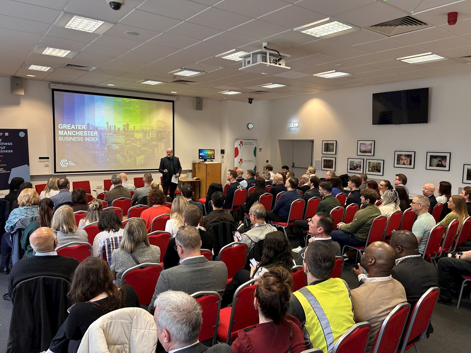 Room full of attendees at a GM Business Index event